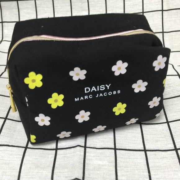 Marc Jacobs Bags Marc Jacobs Daisy Cosmetic Bag Poshmark